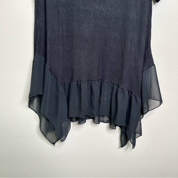 Kim & Cami Black Ruffled Handkerchief Short Sleeve Shirt Size  Small - Picture 3 of 6